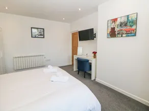 Number 4 Westmoreland - Room