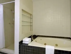Days Inn by Wyndham Missoula Airport - Badezimmer