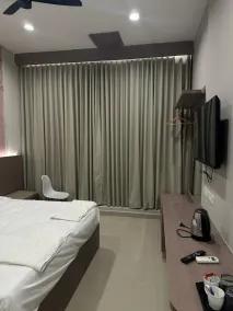 Calicut Restaurant & Rooms - Room