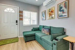Spacious, Cozy Rear House Near LAX - Interior