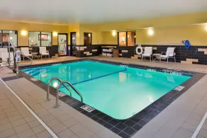 Holiday Inn Express & Suites Topeka West I-70 Wanamaker by IHG - Piscine