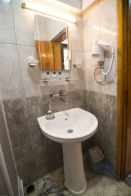 Hotel Paris - Bathroom