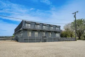 Lake Huron Launchpad! Creekfront Condo for Two - Interni