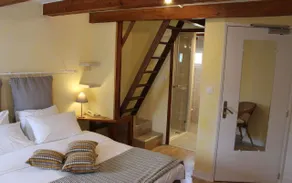Auberge Le Colombien - Hôtel et Restaurant - Værelse