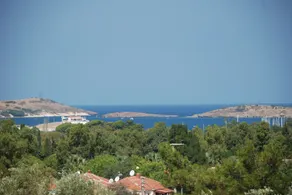 Victoria Hotel and Lounge - View from room