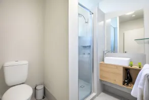 Nightcap at Chardons Corner Hotel - Bathroom