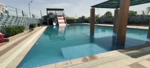 Vanu group of Hotels - Grandson - Pool