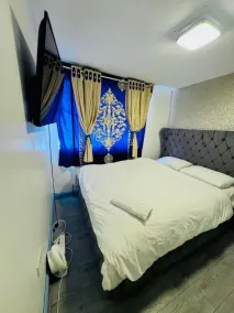 Unique Private Rooms - Bolton Central, Free Parking - Room