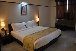 Hotel Krishna Sagar NH24 - Room