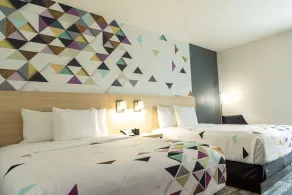 La Quinta Inn & Suites by Wyndham Lake City - Chambre