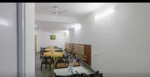 Posh Classic Gurugram - Near HUDA City Centre Metro & Unitech Cyber Park - Ristorante