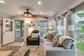 Alabama Lakefront Getaway with Kayaks and Patio - Interiør