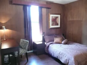 MondeLiving House Davie - Room