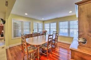 Cape May Getaway w/ Private Deck & Hot Tub! - Interiör