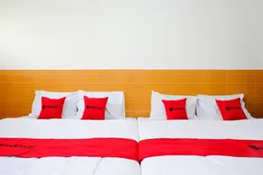 RedDoorz near STAB Syailendra Kopeng - Chambre