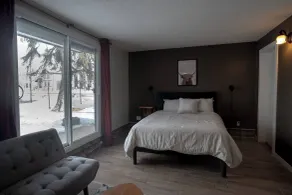 One Bedroom Condo Near Whyte Ave - Room