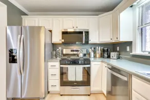 Walk to White Lake: Family Home w/ Deck & BBQ - Interiör