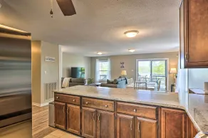 Waterfront Cottage w/ Boat Dock & 3 Decks! - Interiør
