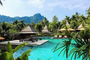 Normal Property Name - Piscina