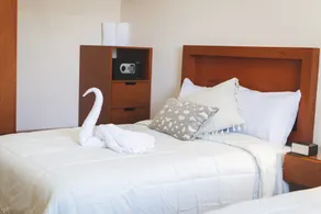 La Lola Hotel & Suites - Quarto