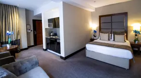Wellington Hotel by Blue Orchid - Room