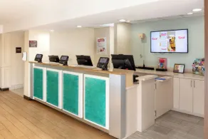 Red Roof Inn PLUS Miami Airport - Reception