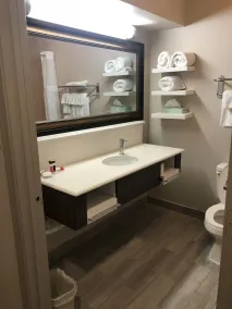 Baymont by Wyndham Laurel - Salle de bain