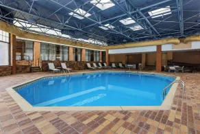 Fairfield by Marriott Inn & Suites Mount Pleasant, WI - Pool