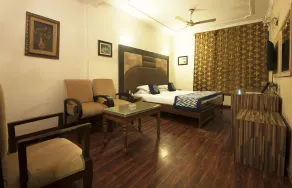 Golden Leaf Hotel - Quarto