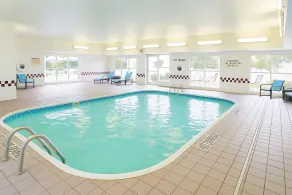 MainStay Suites Appleton Airport - Fox River Mall Area - Piscine
