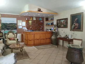 Apartamento vacacional con barbacoa, jardín y terraza - Recepción