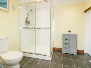 Lower Brambleside - Bathroom