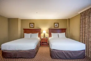 Clarion Collection Hotel Arlington Court Suites - Room