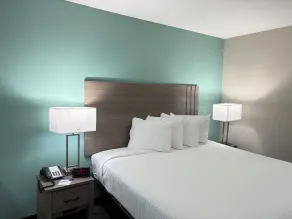 Baymont by Wyndham Pensacola at NAS Corry - Rom