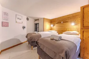 Duplex authentique 6 pers au cœur de Val Thorens avec balcon, local à ski, et box en option - Værelse