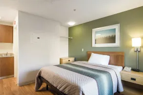 HomeTowne Studios by Red Roof Denver - Thornton - Room