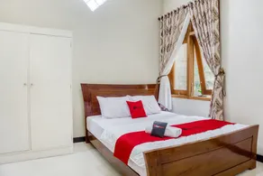 RedDoorz @ Jakal Atas KM 10 - Zimmer