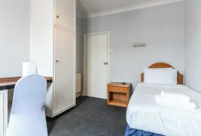 Best Western The Plough Hotel - Room