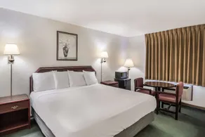 Americas Best Value Inn-Wenona - Zimmer