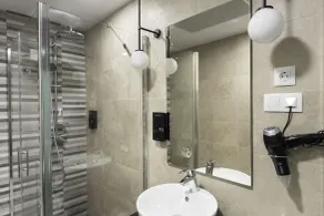 Petit Palace Triball - Bathroom
