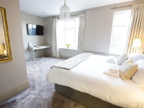 Arthur's Bar & Accommodation - Room