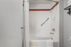 Quality Inn & Suites Hermosa Beach - Rum
