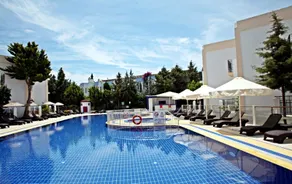 Serpina Hotel - Basseng