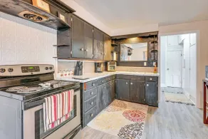 Walk to Old Town Saginaw! Charming Retreat w/ Yard - Interiör