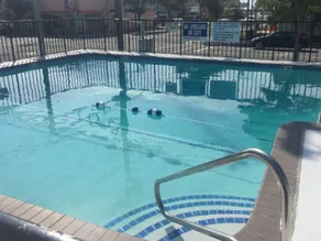 Surfcomber Motel - Pool