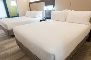 Holiday Inn Express Hotel & Suites Erie an IHG Hotel - Zimmer