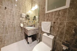 Celine Home Serviced Apartment Al Sahafa - Bathroom