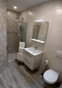Modern apartment with seaview - Badrum