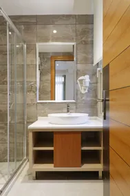Nishant Hotel - Bathroom
