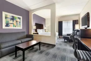 Best Western Hartford Hotel and Suites - Room